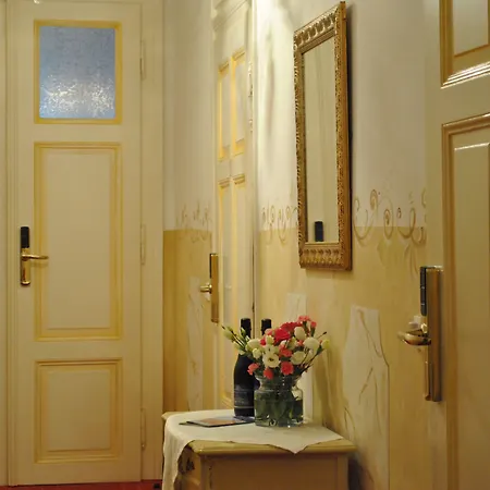 Hotel Italia 4*