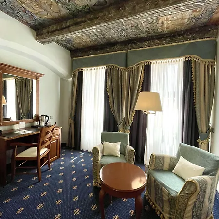 Italia Hotel 4*