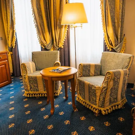 Hotel Italia 4*