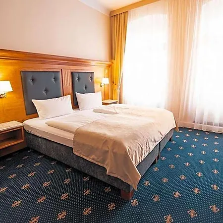 Italia Hotel 4*