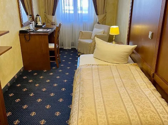 Italia Hotel 4*